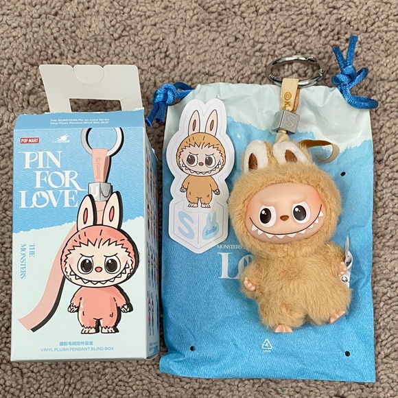 Pop Mart Labubu Pin For Love Letter S Smile - Picture 1 of 14